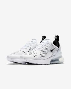 Nike 270.