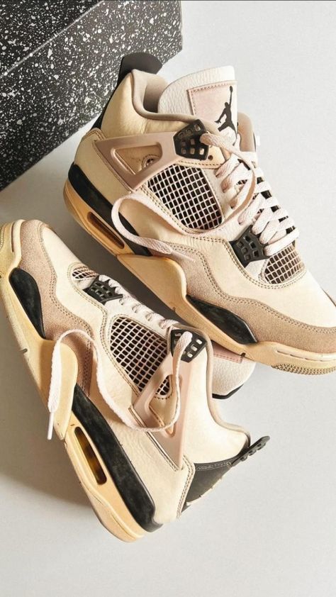 Air Jordan 4